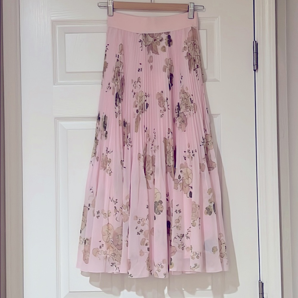 NWT Aritzia Wilfred twirl pleated midi skirt pink talc/ sandy beige,Size XS